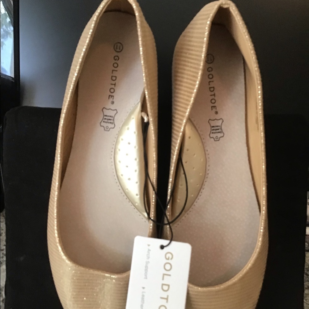 Tan flats